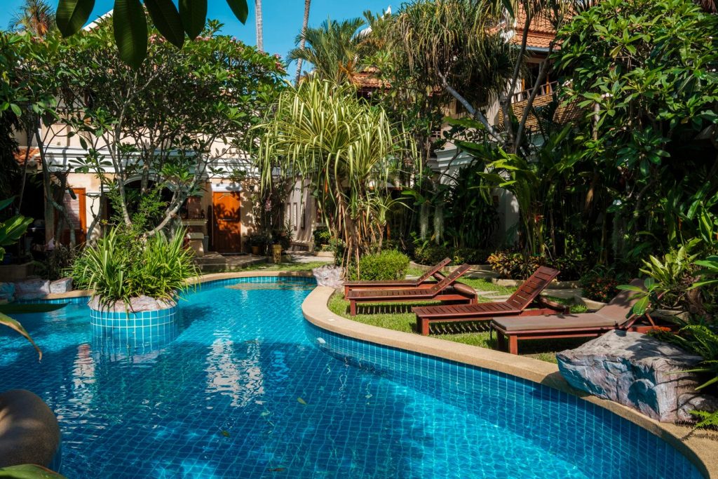 swimming-pool-resort_1150-10731